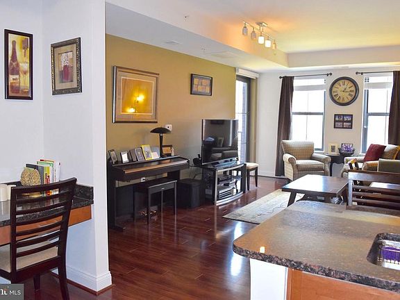 5th image of 1111 Oronoco St Unit 324