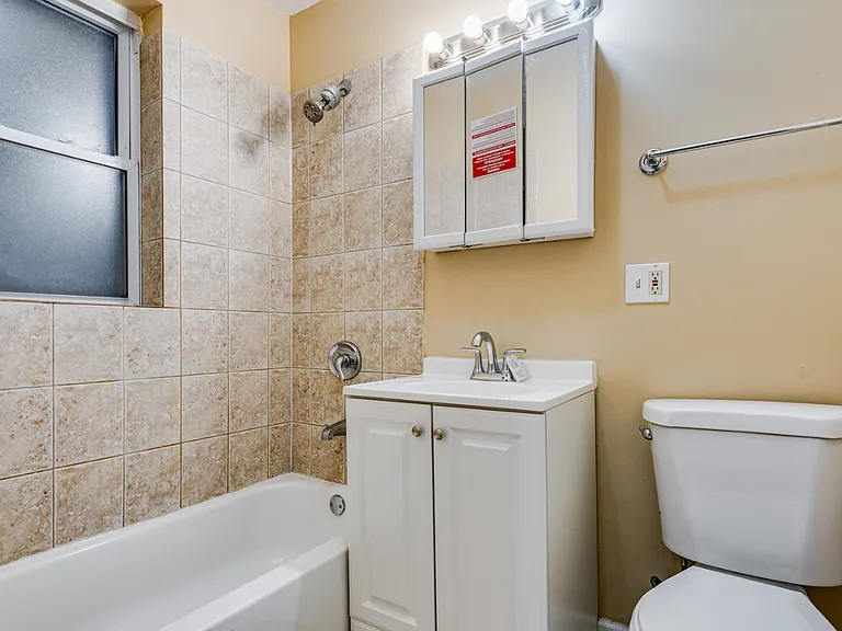 2251 W Rosemont Ave — Photo 14