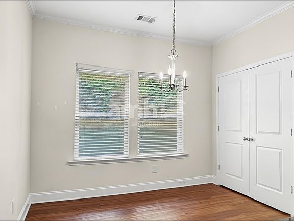 5th image of 2393 Folsom St