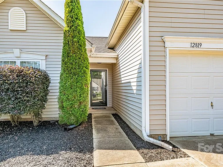 12819 Slade Castle Ct — Photo 2