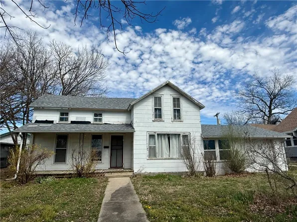 318 Miami St, Burlington, KS 66839