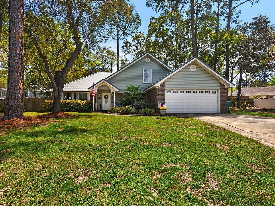 1st image of 402 Northampton Cir