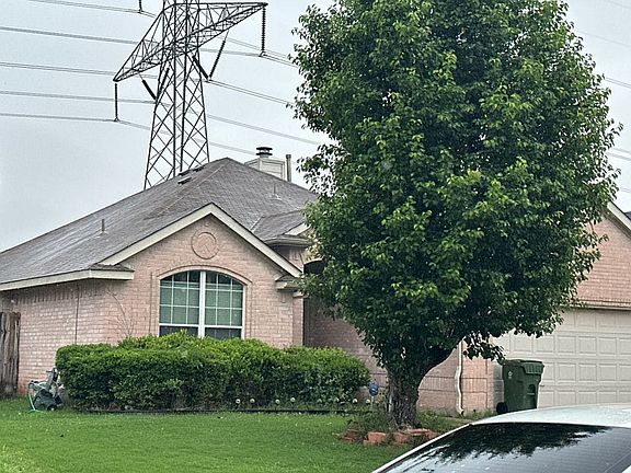 3rd image of 1104 Courtside Dr