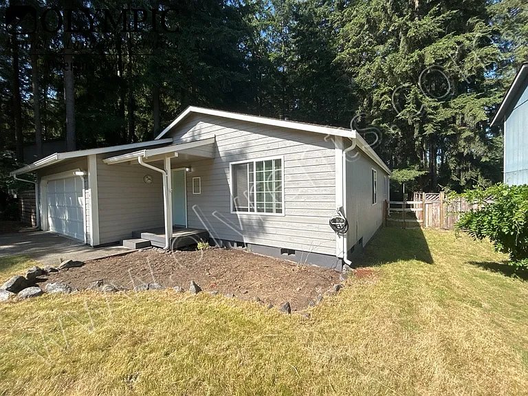 7439 Kittiwake Dr SE — Photo 2
