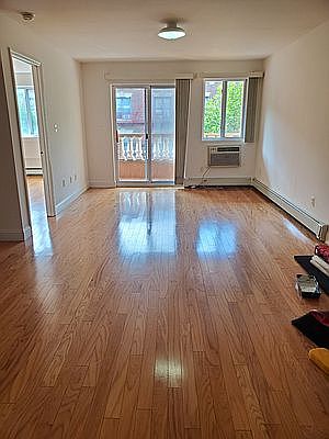 4th image of 27-31 Crescent St #3A