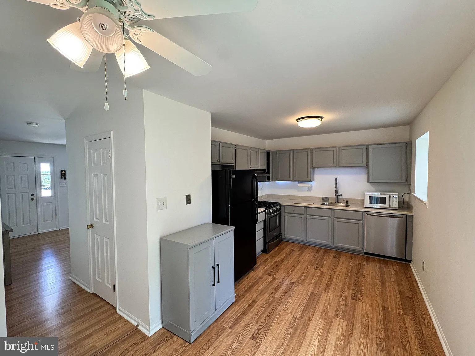 2 bed, 1.5 bath, 1080 sqft, $2,350 — Photo 4