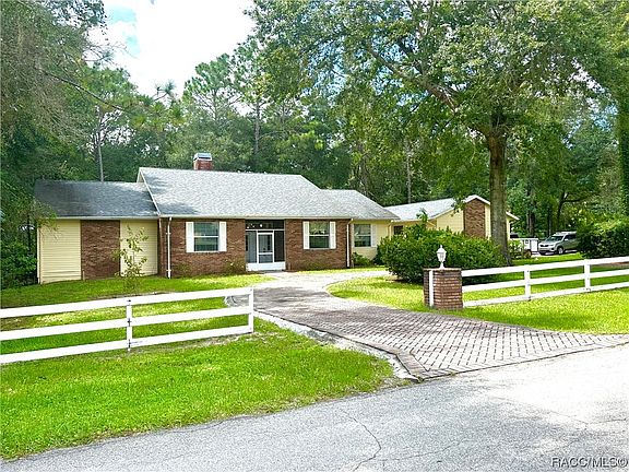 2nd image of 1400 N Castleland Ter