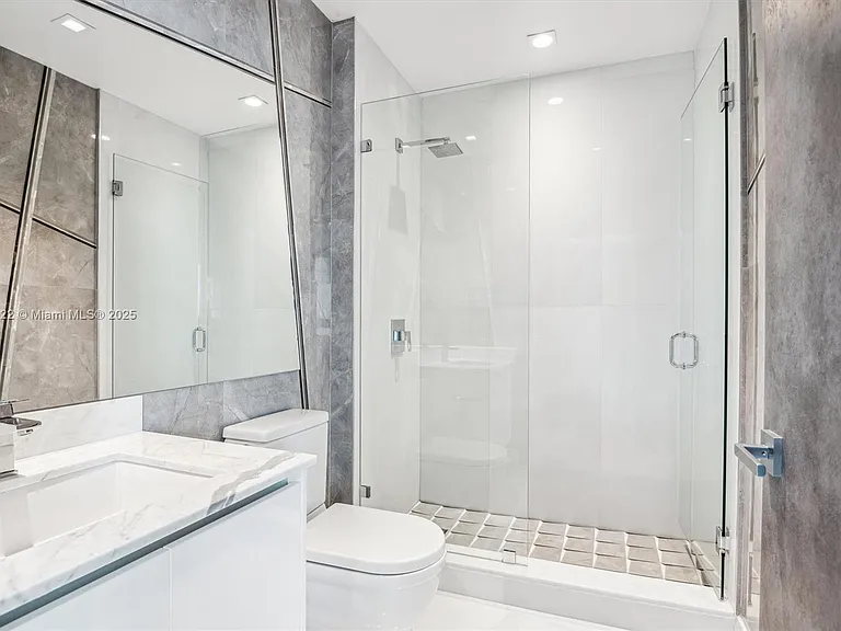 330 Sunny Isles Blvd #5-UPH04 — Photo 36