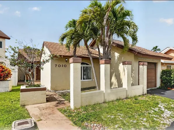 7010 SW 103rd Pl, Miami, FL 33173