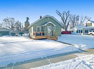 815 3rd Ave E, Williston, ND 58801