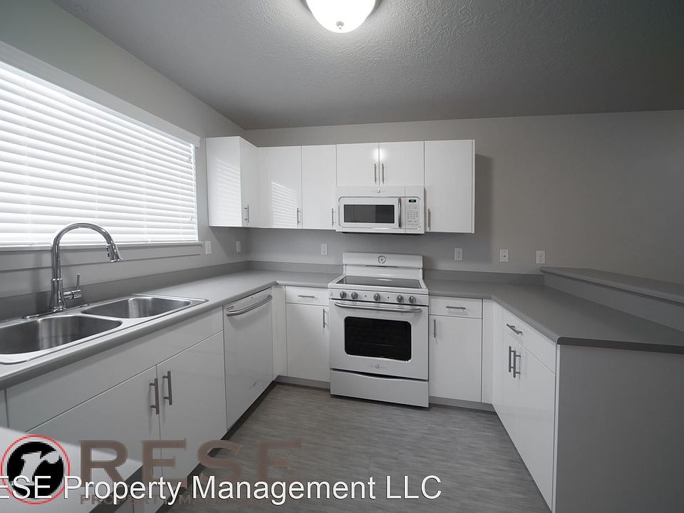 1st image of 1026 N 1090 W APT 205