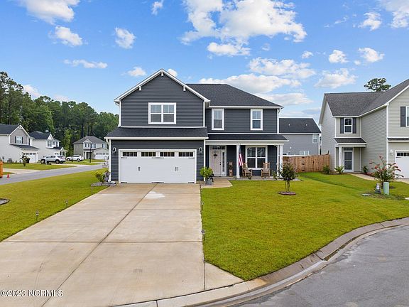 2nd image of 1408 Kinsley Court NE