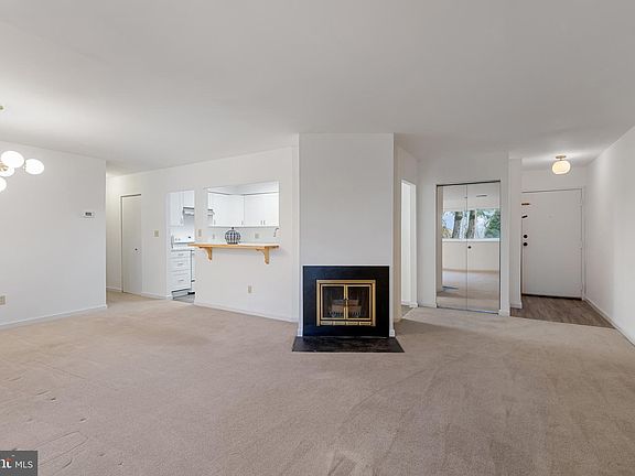 3rd image of 1701 Mount Washington Ct Unit K