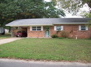 605 N 36th St, Ozark, AR 72949