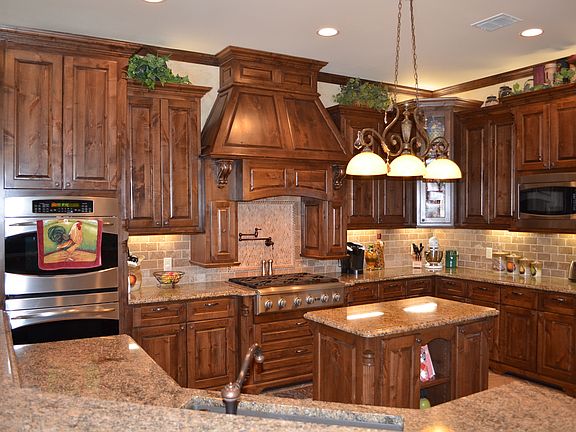 5th image of 1013 Cedar Glen Trl