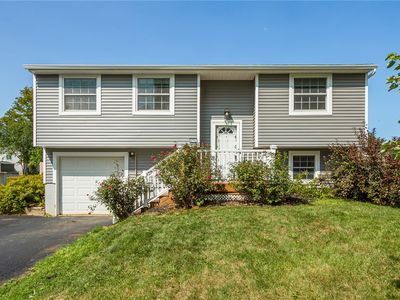 5715 Dalton Dr, Farmington, NY, 14425