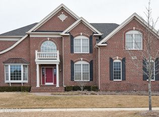 102 Tournament Dr E, Hawthorn Woods, IL 60047