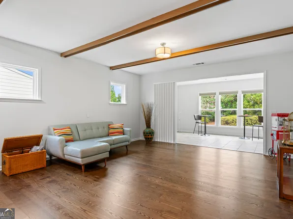 135 Crape Myrtle Dr, Griffin, GA 30223