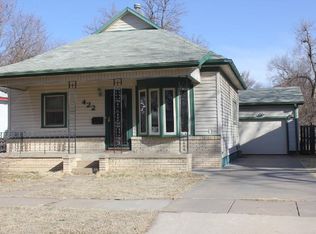 422 W 3rd St, Newton, KS 67114