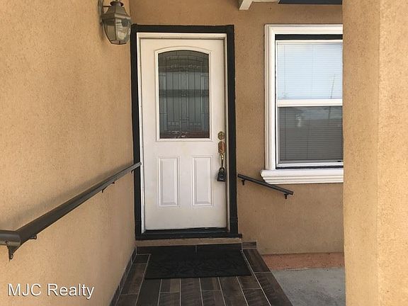 4th image of 2376 Poplar Ave