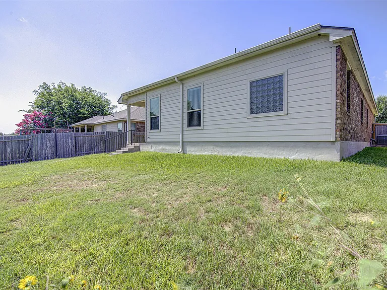 1610 Greenside Dr — Photo 29