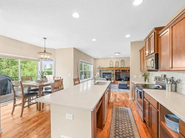 26901 Meadow Ridge Dr, Elko New Market, MN 55020