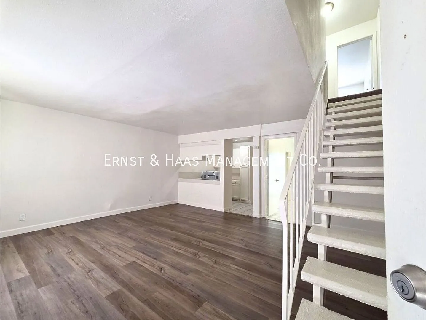 Wonderful 2-Story Townhouse-Style Apartment! — Photo 3