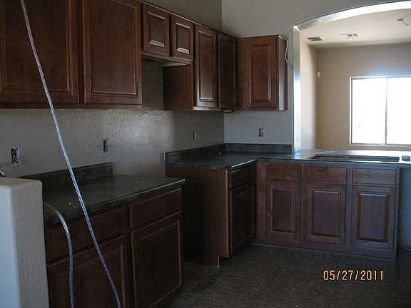 2nd image of 1809 N Lewis Pl