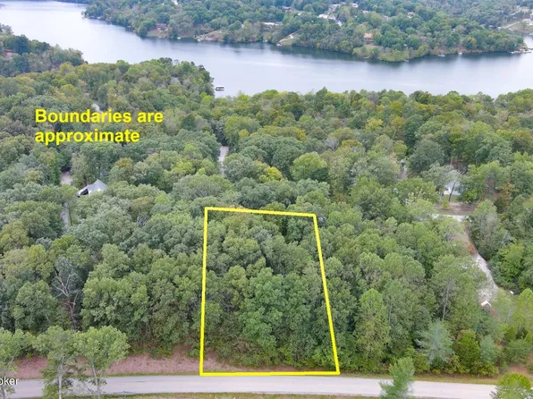164 Doe Valley Pkwy E, Brandenburg, KY 40108