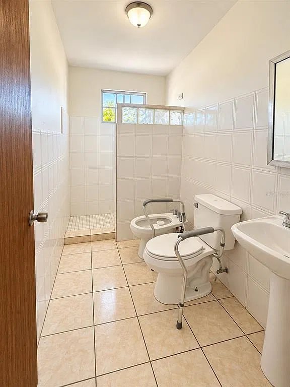 2 bed, 1.0 bath, $1,000 — Photo 4