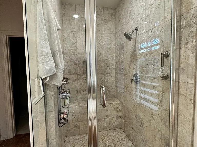 1211 Martini Dr — Photo 25