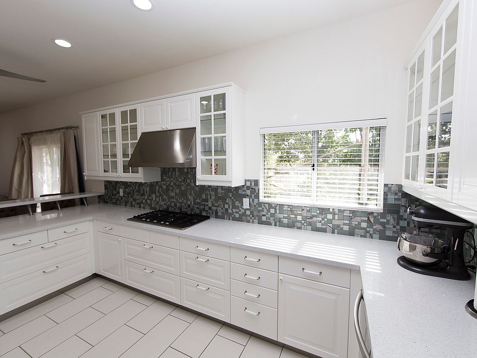 Luxury gourmet chef's kitchen