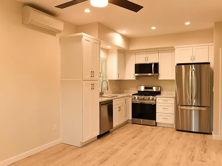 3754 Pershing Ave #B — Photo 7