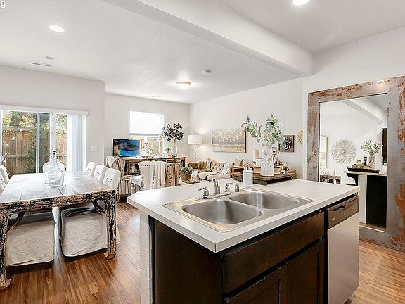 5th image of 8502 NE 13th Pl