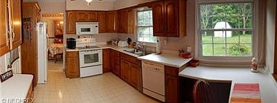 4th image of 3165 Holly Dr