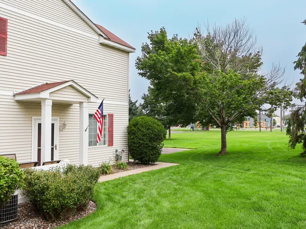 13049 Europa Trail Way N Unit H, Hugo, MN 55038