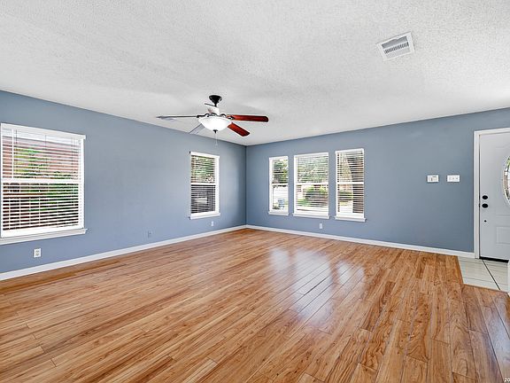 4th image of 6318 Regency Wood