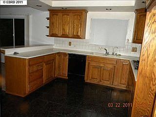 3rd image of 2421 Diane Dr