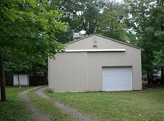 3rd image of 3051 Poplar Ave