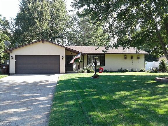 2nd image of 439 Oaknoll Dr