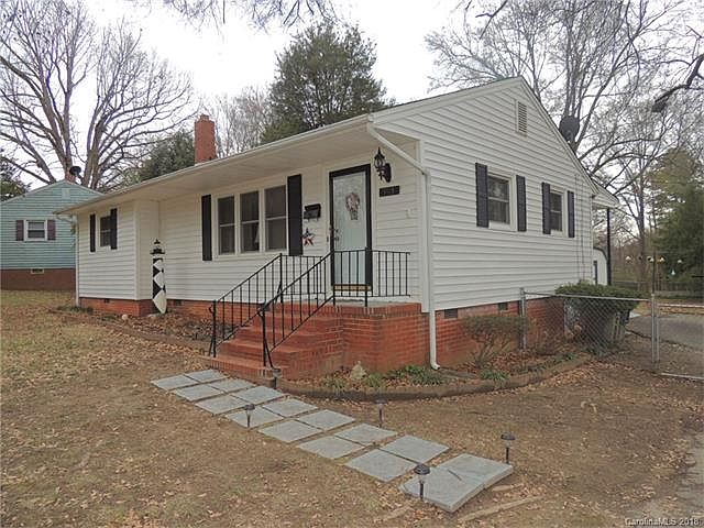 1st image of 905 Dogwood Dr