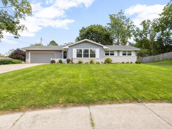 1315 Edward COURT, West Bend, WI 53095
