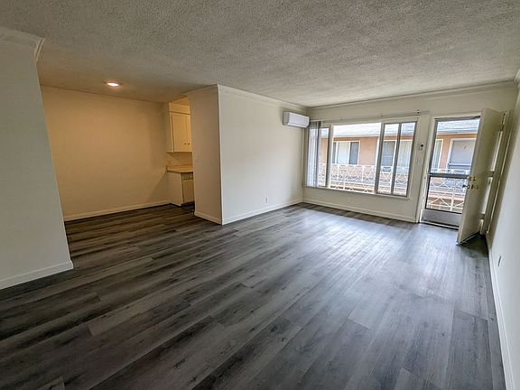 5th image of 250 N Oakland Ave APT 9