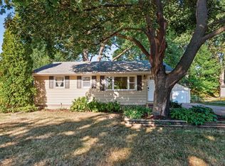 180 Grenadier Ave N, Oakdale, MN 55128