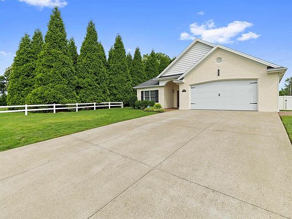 4th image of 130 Oak Tree Ln
