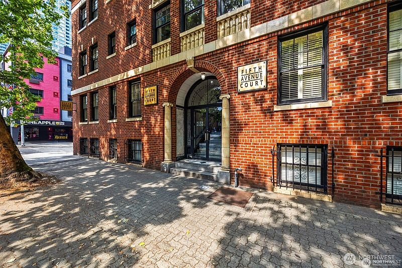 2nd image of 2132 5th Avenue #202