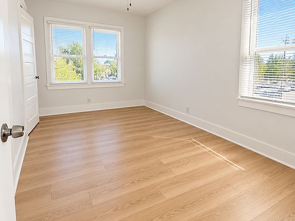 4th image of 3140 E 3rd St #3142-1/2