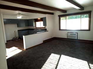 1380 Old Main St S #4, Cambridge, MN 55008