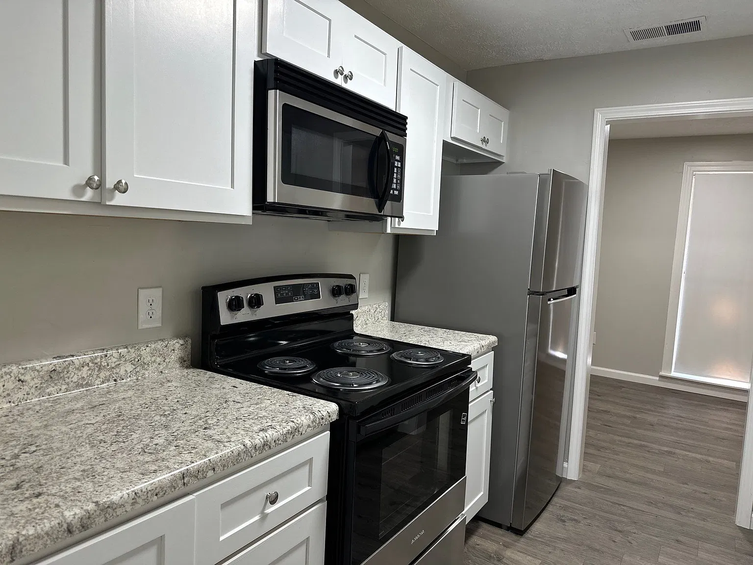 1 bed, 760 sqft, $850 — Photo 2