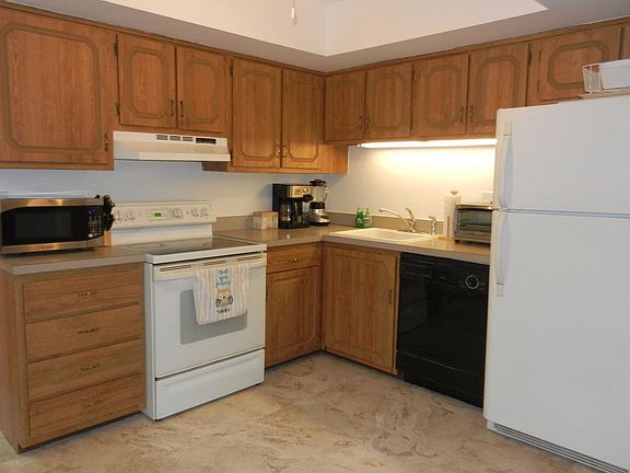 2nd image of 1110 Vermont Ln